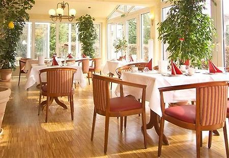 Biohotel Am Lunik Park Hohen Neuendorf Restaurant photo