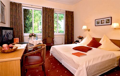 Biohotel Am Lunik Park Hohen Neuendorf Room photo